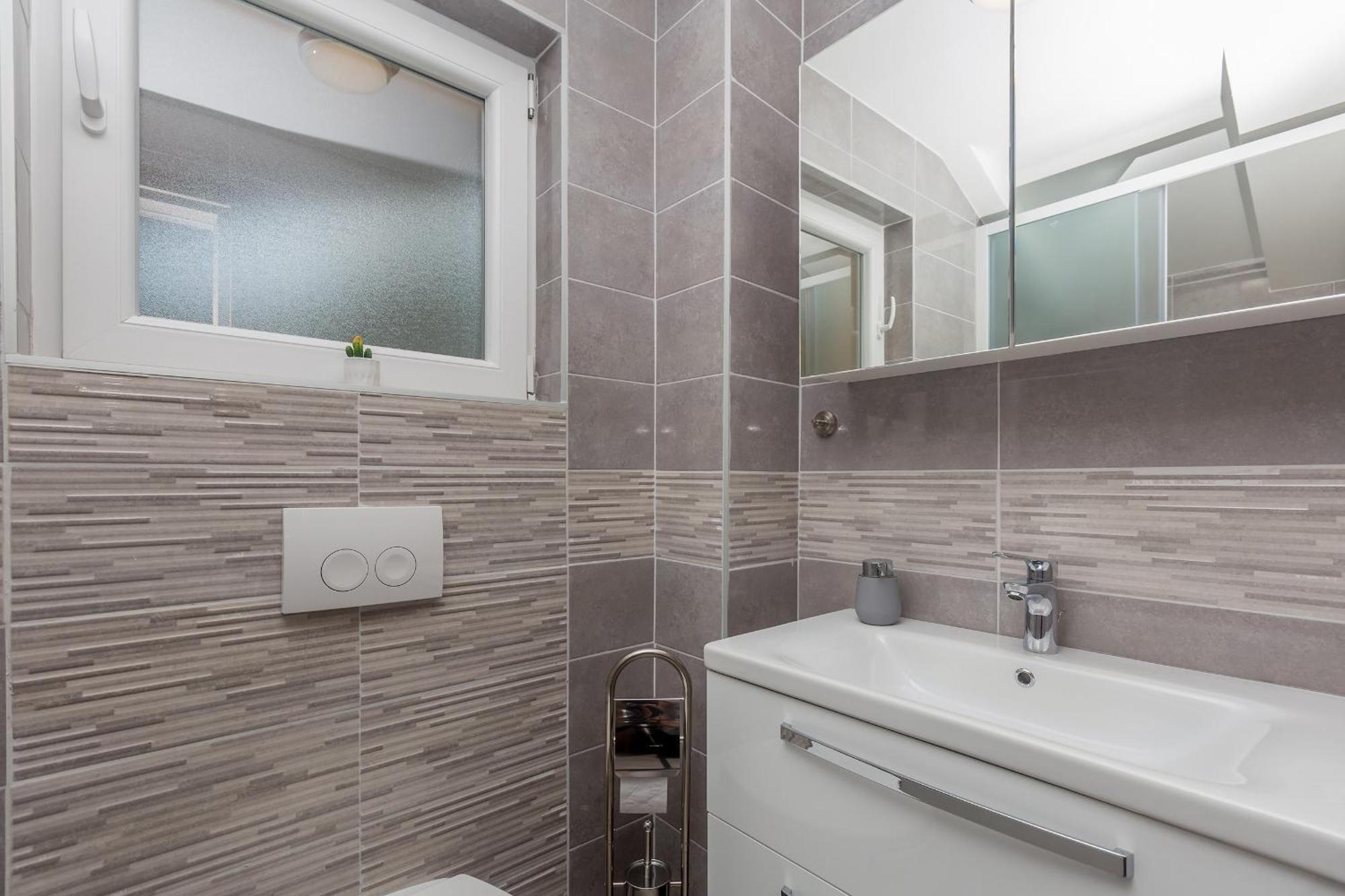 Apartmani Tena Njivice Exterior foto