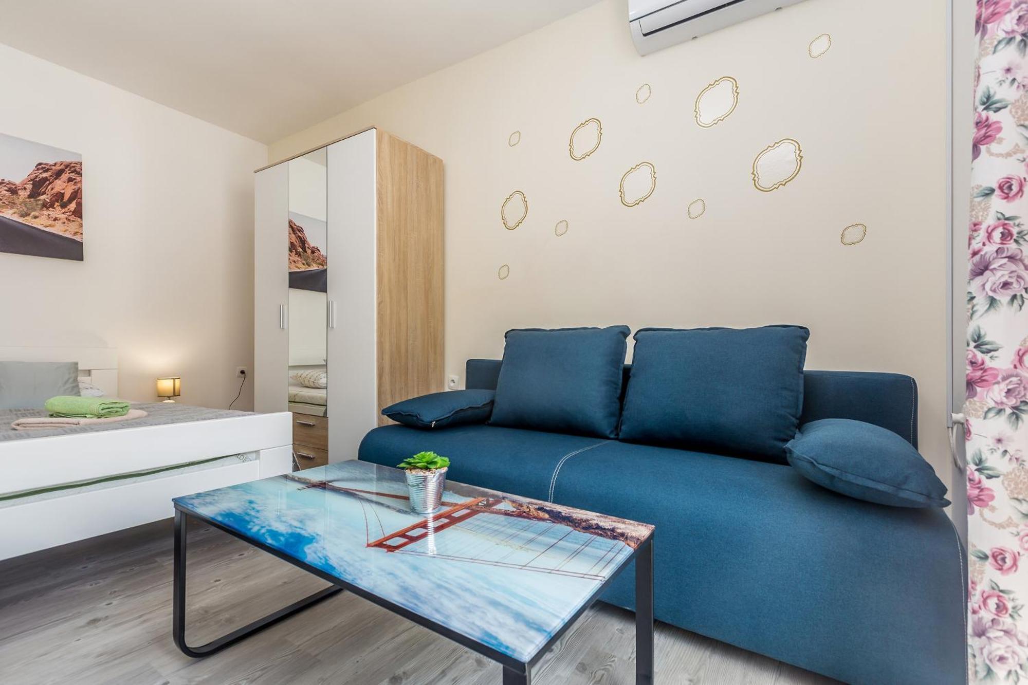 Apartmani Tena Njivice Exterior foto